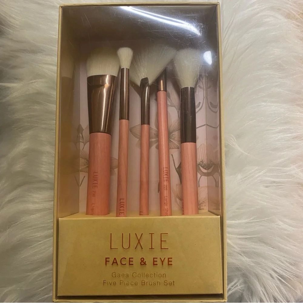 Luxie makeup brushes set